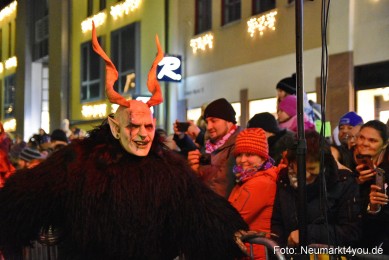 Schlossteufeln-Weihnachtsmarkt-Neumarkt-211219-0110