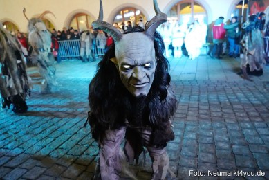 Schlossteufeln-Weihnachtsmarkt-Neumarkt-211219-0133