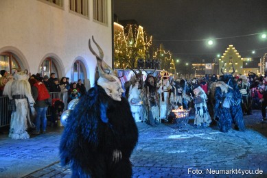 Schlossteufeln-Weihnachtsmarkt-Neumarkt-211219-0137