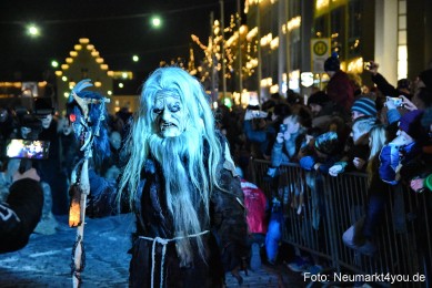 Schlossteufeln-Weihnachtsmarkt-Neumarkt-211219-0139
