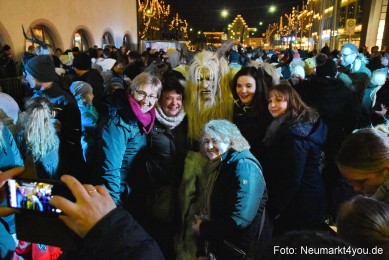 Schlossteufeln-Weihnachtsmarkt-Neumarkt-211219-0143