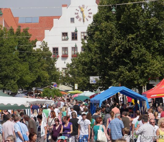 Altstadt Flohmarkt in Neumarkt