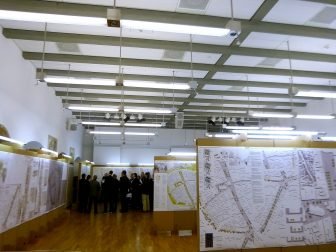 Preisgericht Innenstadtwettbewerb begutachtet die Arbeiten, 22.3.2014 in der Residenz, Foto Janka