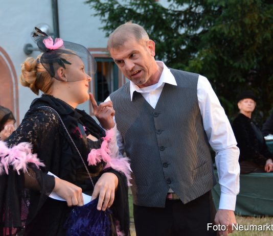Premiere des Schwanks „Der Geisterbräu“ der Schlossspiele Neumarkt