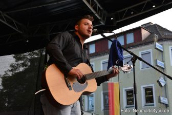 Dennis Schmid auf dem Altstadtfest in Neumarkt