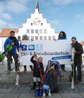Großer Ski- und Winter-Basar auf dem Rathausplatz