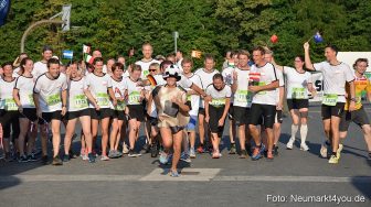 Die Mannschaft von Dehn&Söhne beim Einlauf