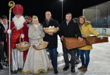 Eröffnung der Eislaufbahn mit dem Neumarkter Christkind und dem Nikolaus