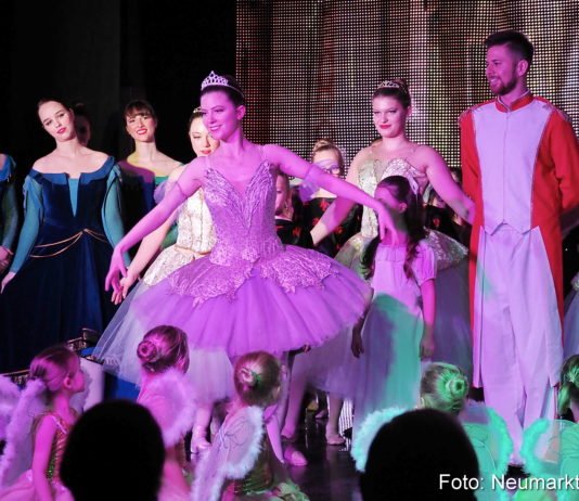 Die Ballettschüler und Ballettschülerinnen des Artico e.V. beim „Nussknacker“