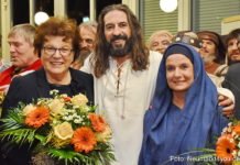 Barbara Stamm, Thomas Fries (Jesus) und Sabine Radschinsky (Maria)