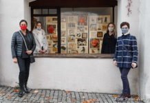 BU: Karin Allar, Isabell Heusinger, Anna Meier und Anita Brandt vor dem KunstRaum Klostertor