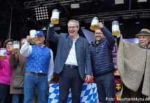 Altstadtfest nimmt nach Wetterbesserung Fahrt auf